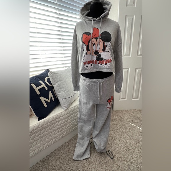 DISNEY 2 PC WORN ONCE! WOMEN JUNIOR’S MINNIE MOUSE HOODIE & SWEATS IN GRAY SZ M - Picture 4 of 9